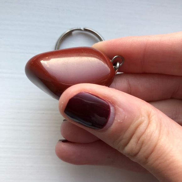 Boho chic maroon / burgundy stone keychain - Picture 5 of 7